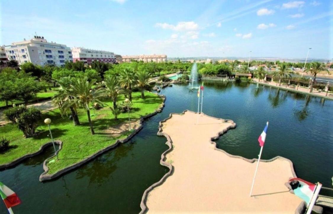 Apartment With Pool & Balcony Less Than 10Min Walk To La Mata Beach! Torrevieja Exterior photo